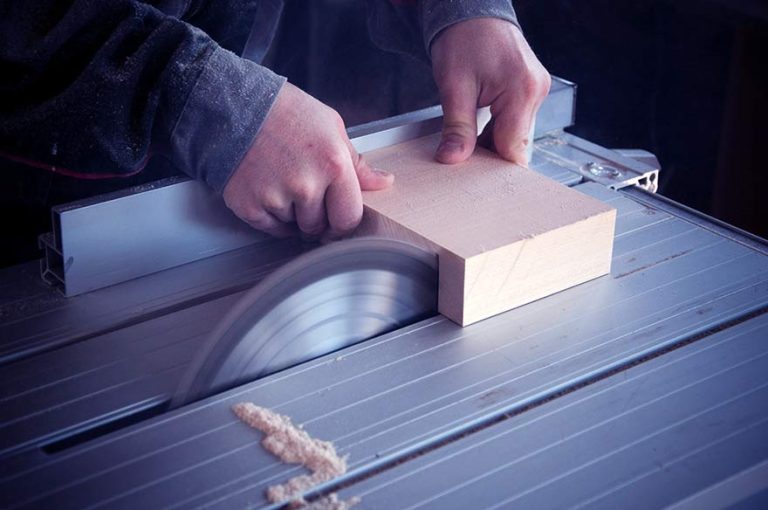 Circular saw safety tips